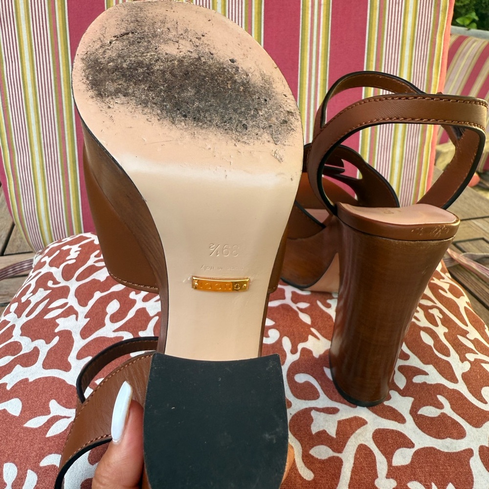 Gucci Interlocking G  Platform Logo Sandals - Picture 9 of 9